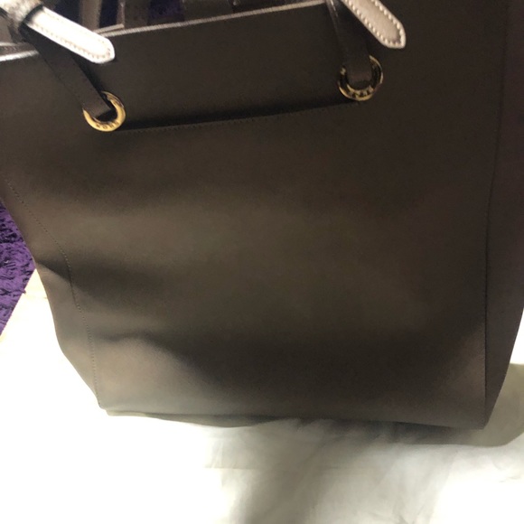 Michael Kors Hayley Tote - Picture 3 of 5